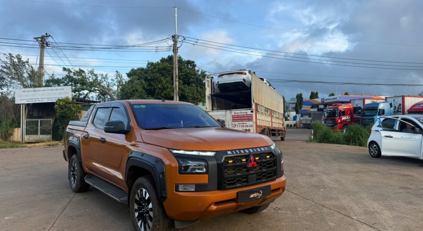 Mitsubishi Triton Premium 4x2 2024