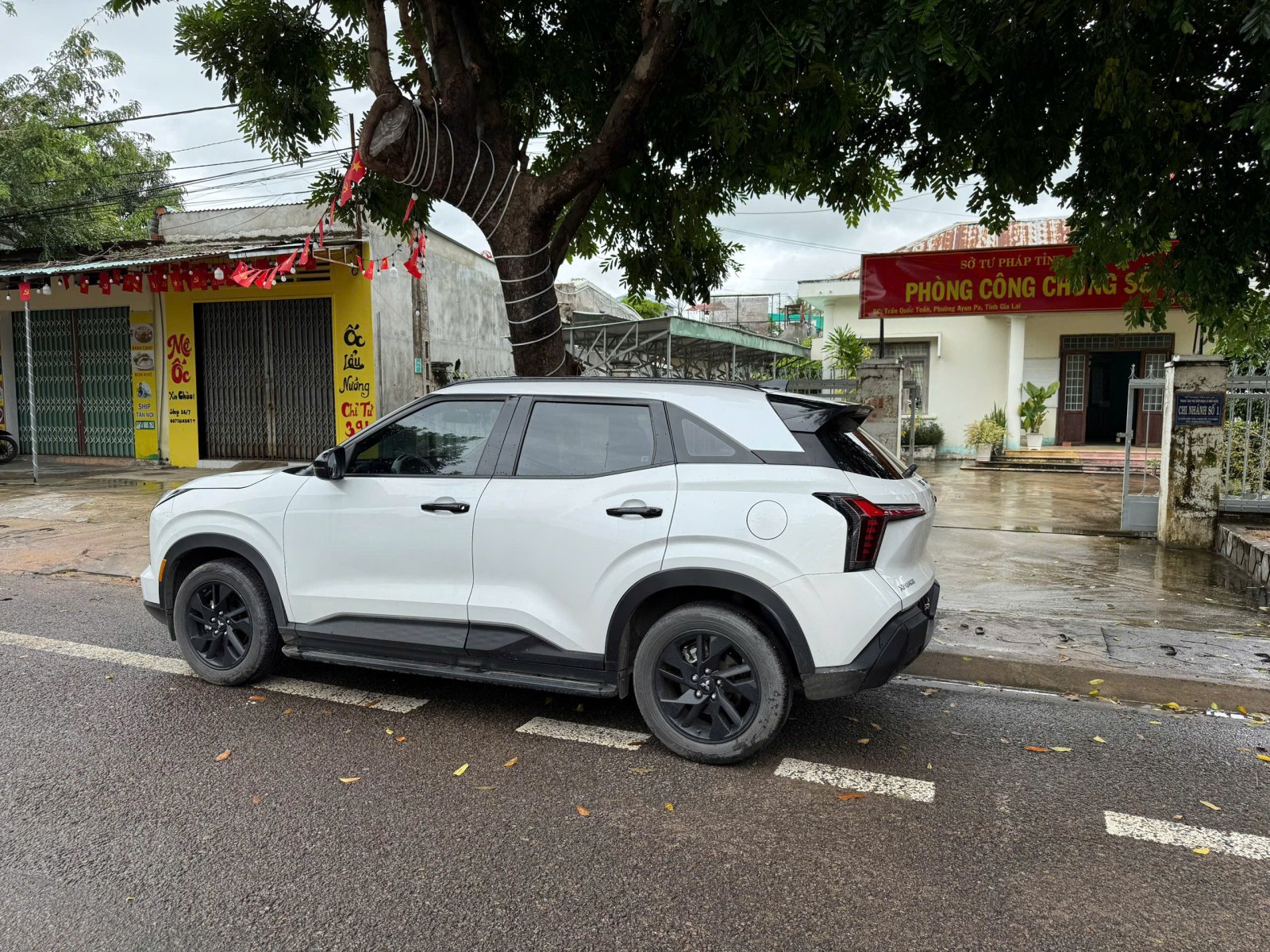 Mitsubishi Xforce GLX 2024 2